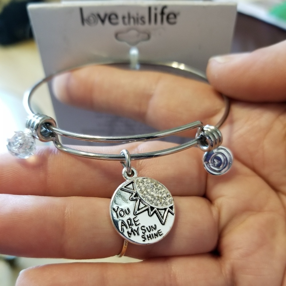 Love This Life Bracelet - Picture 1 of 2